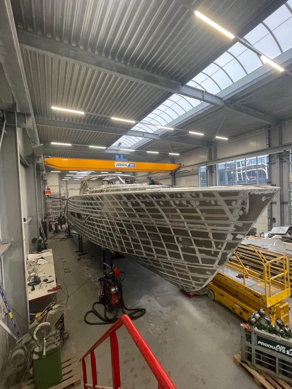 Over Dutch Marine Engineering